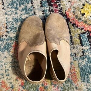 McCormick's Washable Dance Shoe size W6 M4